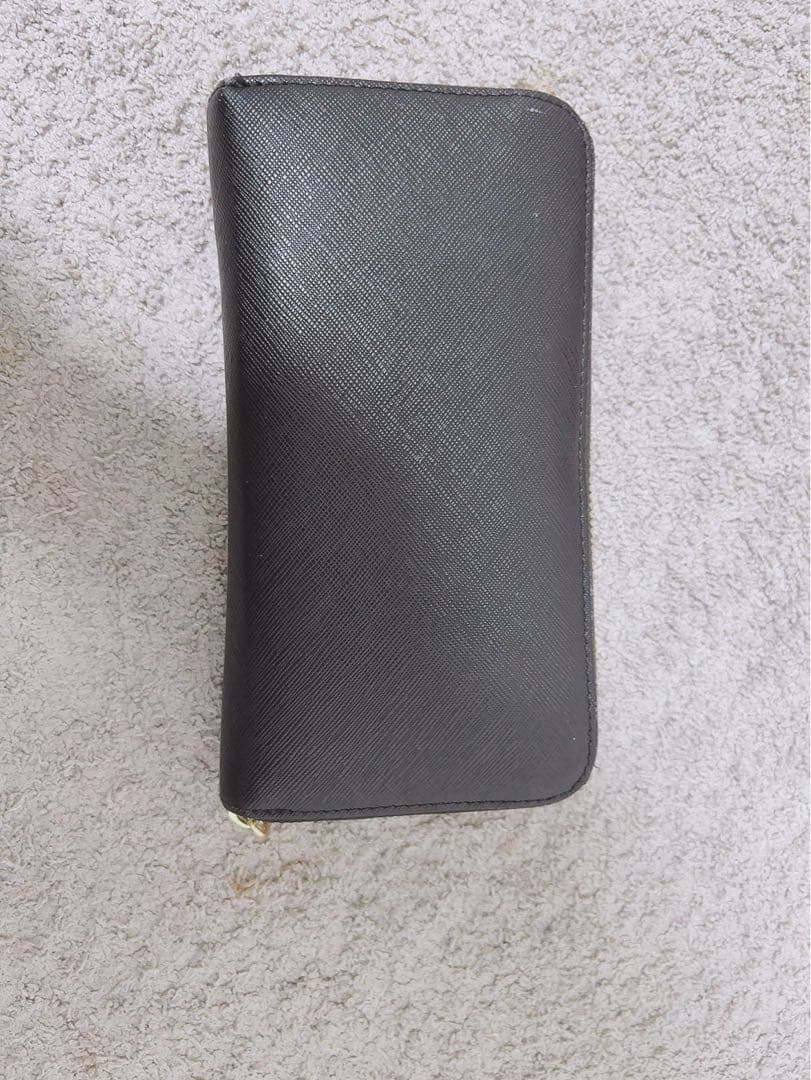 PRADA ブラック 長財布 ゴールドジッパー