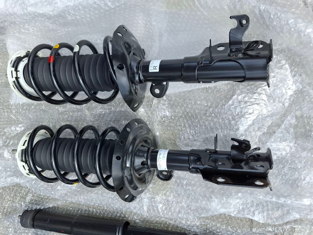 【値下げ】ホンダ フィット RS GE8 サスペンションキット(一式) 新車外し