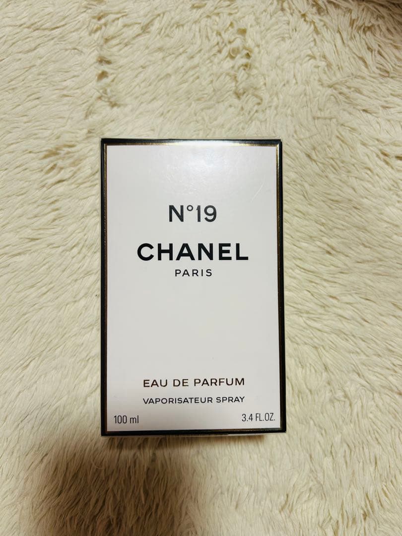 N°19 CHANEL PARIS Eau de Parfum 100ml