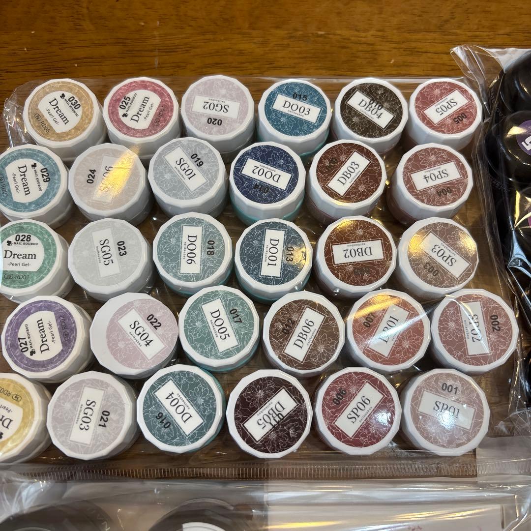 h おまとめネイル工房ジェル、インク、アイシングジェル全部で約１３０個