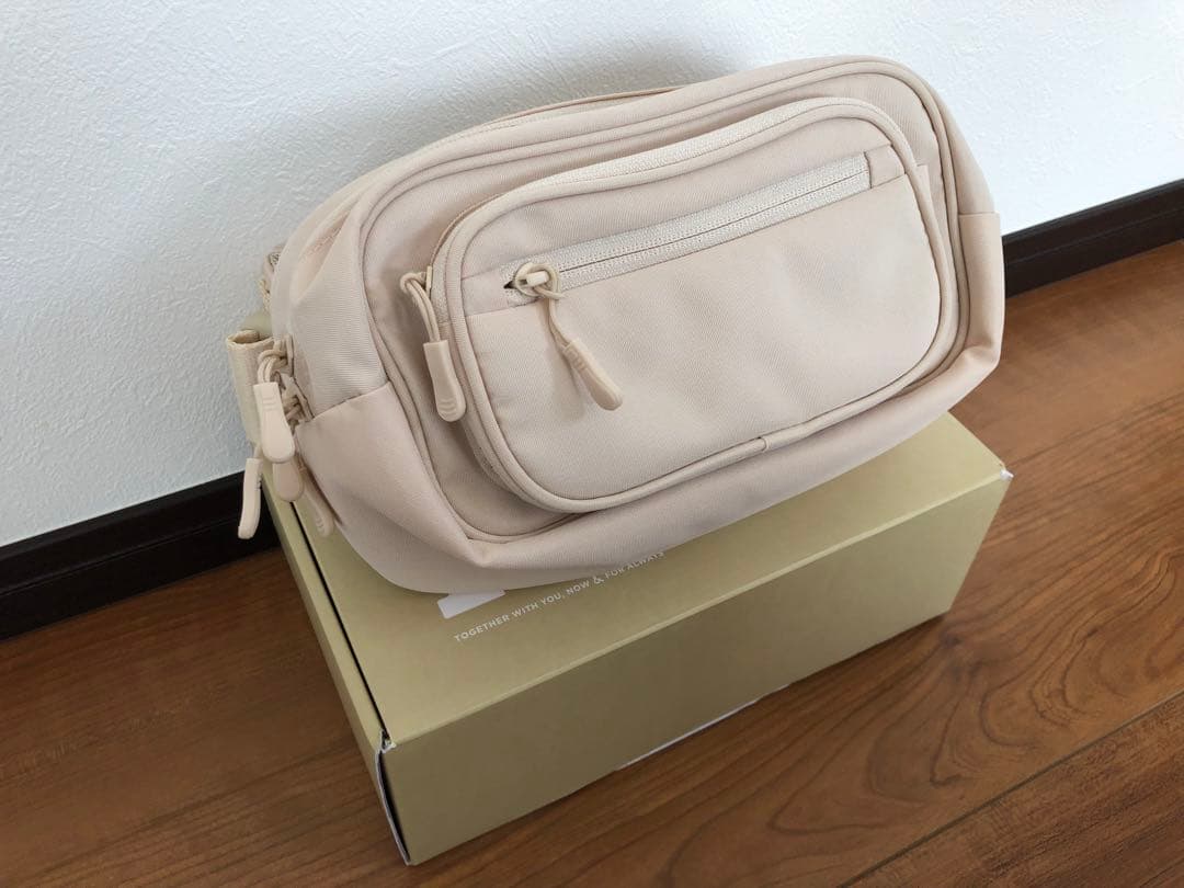 【新品 未使用】新型 POMULU 2WAYヒップシート ナチュラルアイボリー