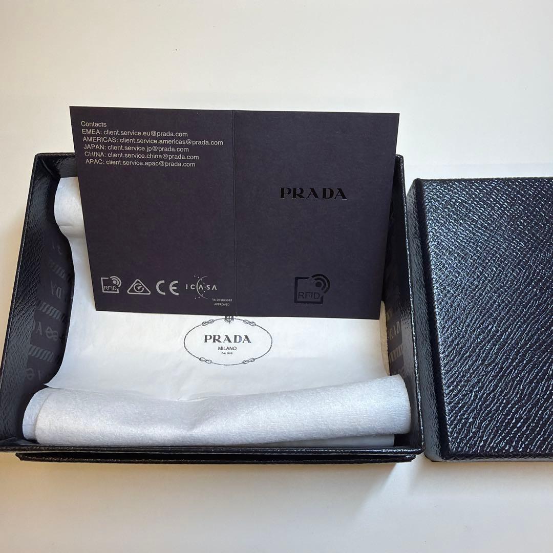 PRADA サフィアーノ ケース プラダ