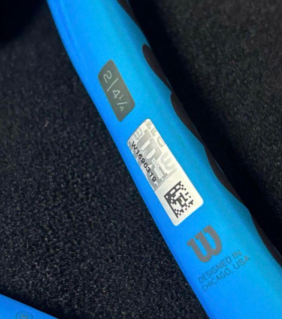 Wilson 硬式テニスラケット　ULTRA100 カバー振動どめ付き