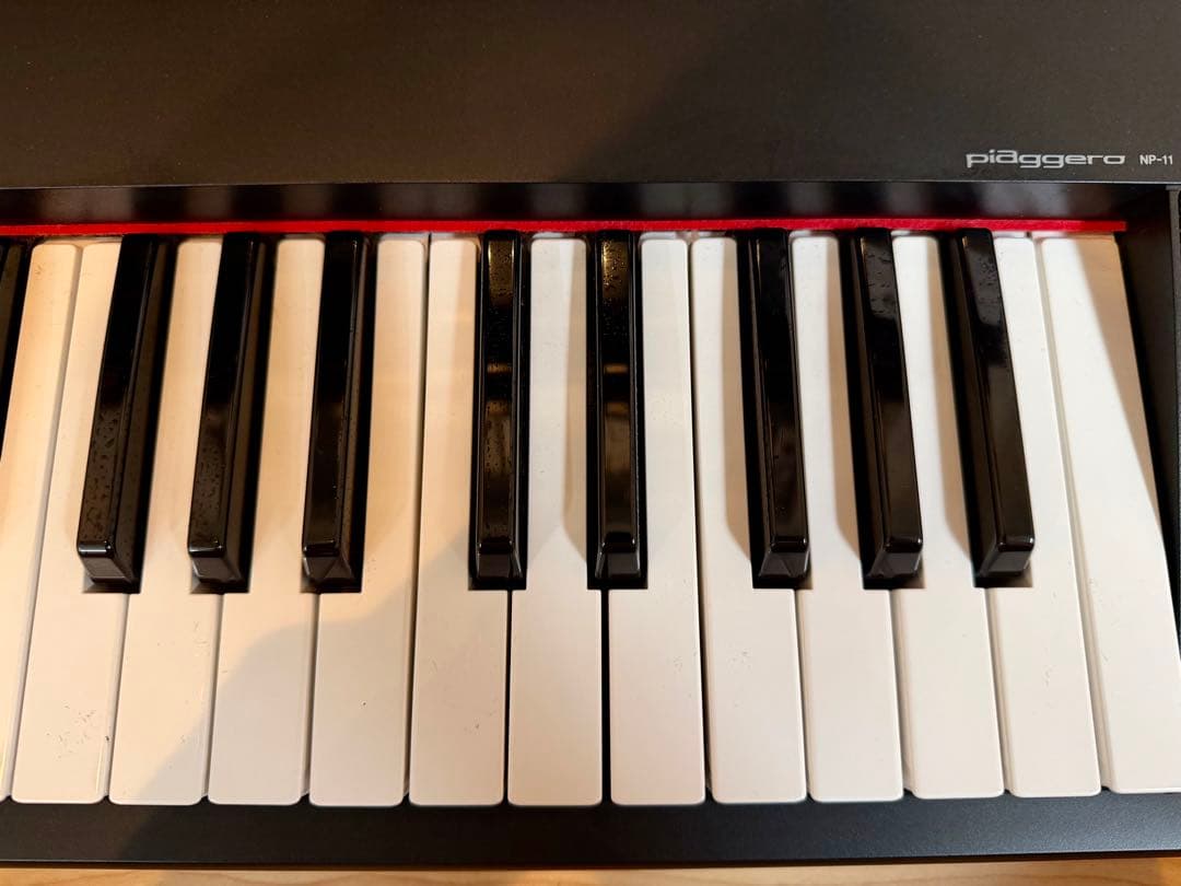 YAMAHAの電子キーボード piaggero NP-11