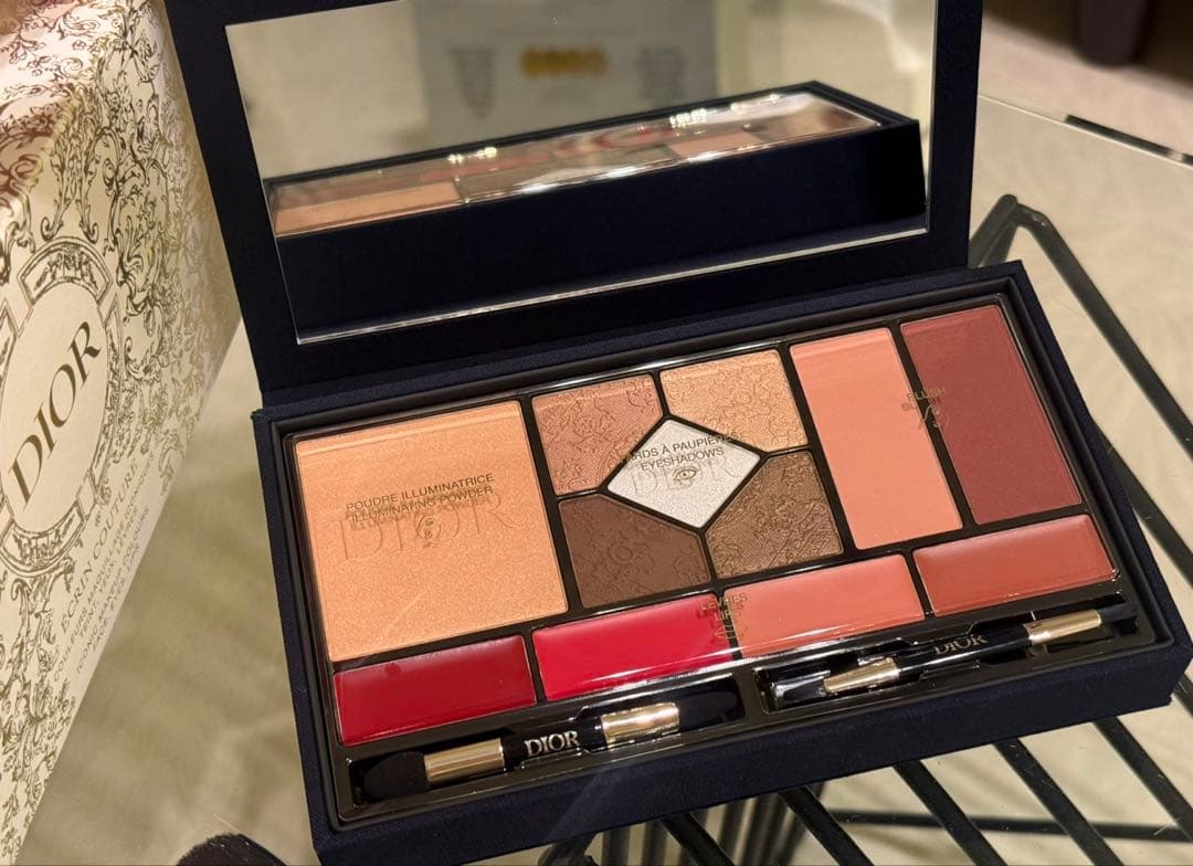 【新品未使用】2023 Dior マルチユースパレット クリスマスコフレ　限定品