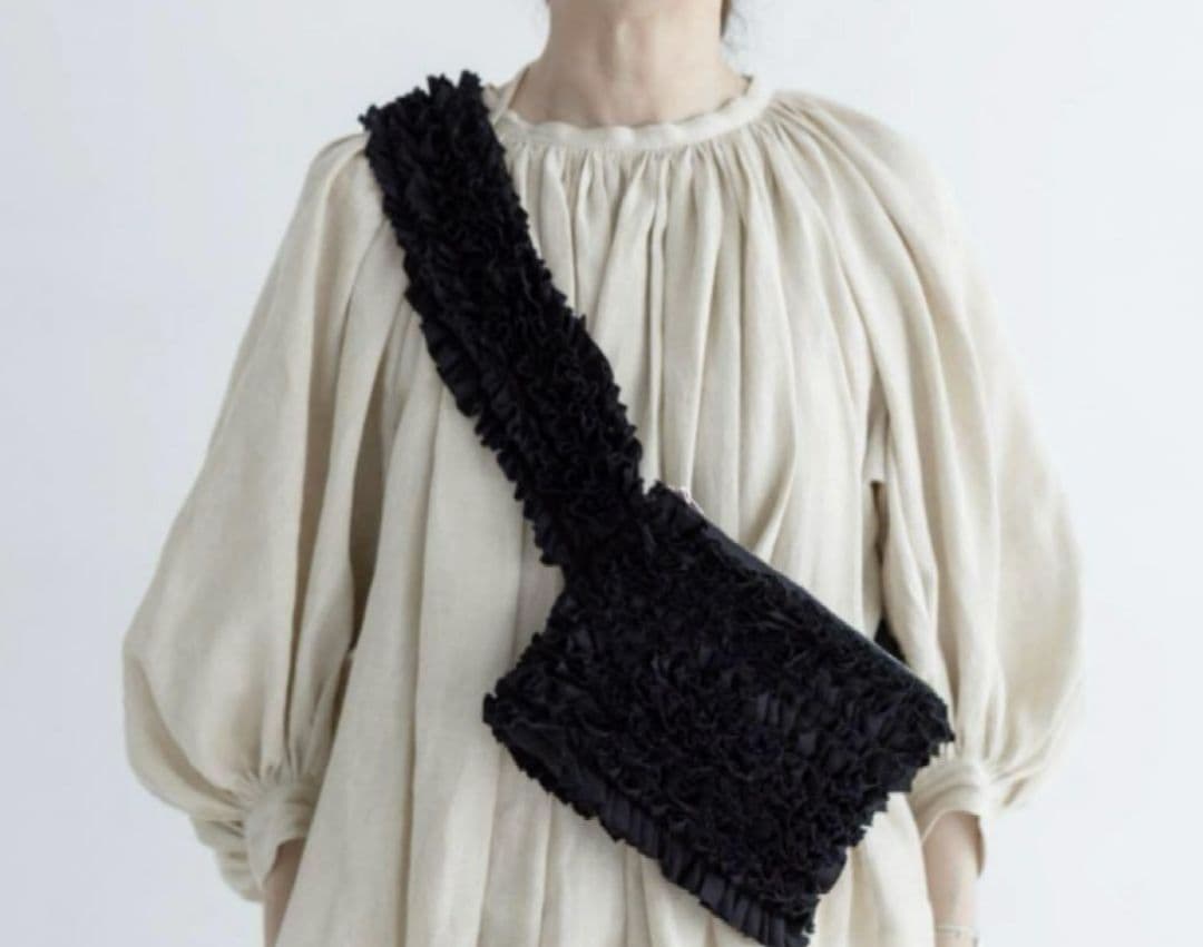 R&D.M.Co- FRILL BODY BAG フリルボディバック ブラック