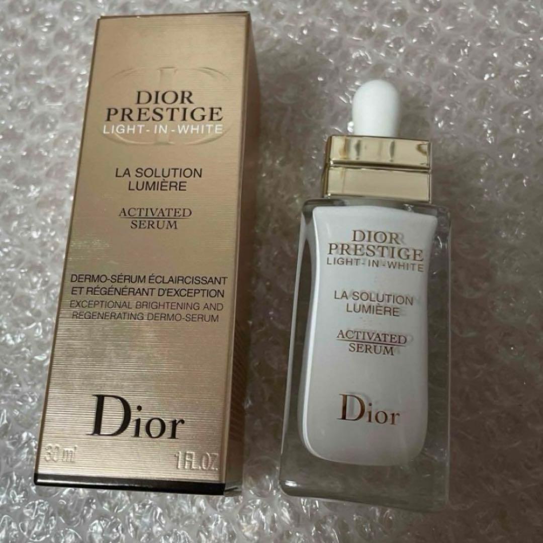 ディオール　プレステージ　ホワイト　ラ　ソリューションルミエールライトインセラム