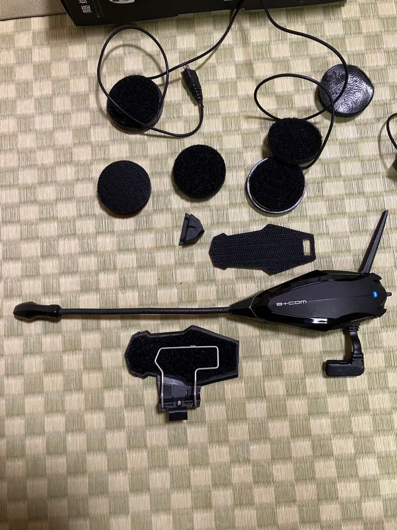 B +COM 6XR 1台のみ。別マイク付き。