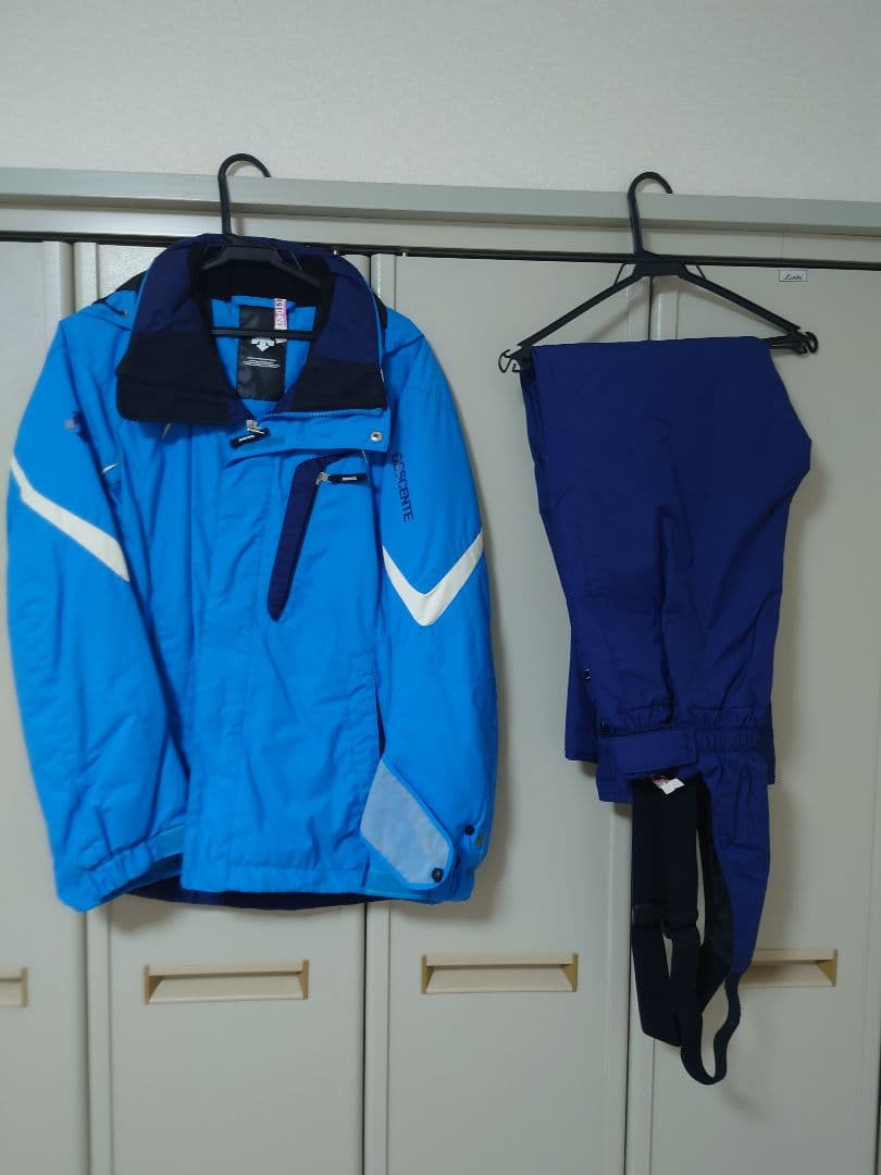 CEREBRITE スキーウェア 水色ジャケットとパンツセット（おまけ付き）