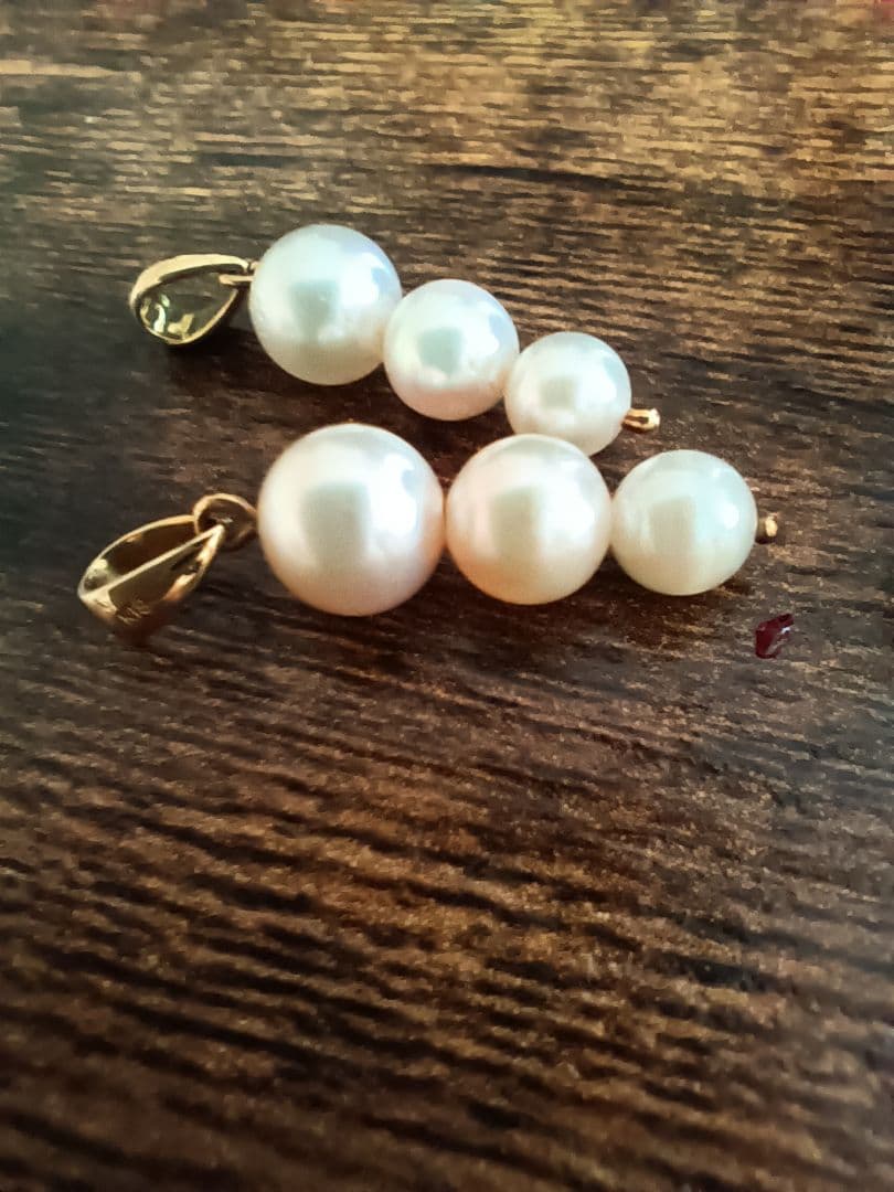 パールとゴールドのピアス両耳用アクセサリー