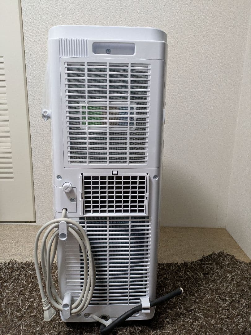 トヨトミ　スポットエアコン　6〜9畳移動式　 ホワイト　2022年製