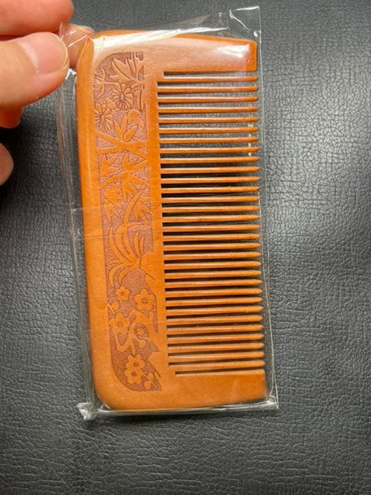 070898   天然桃の木素材櫛　5.5*11.7センチ