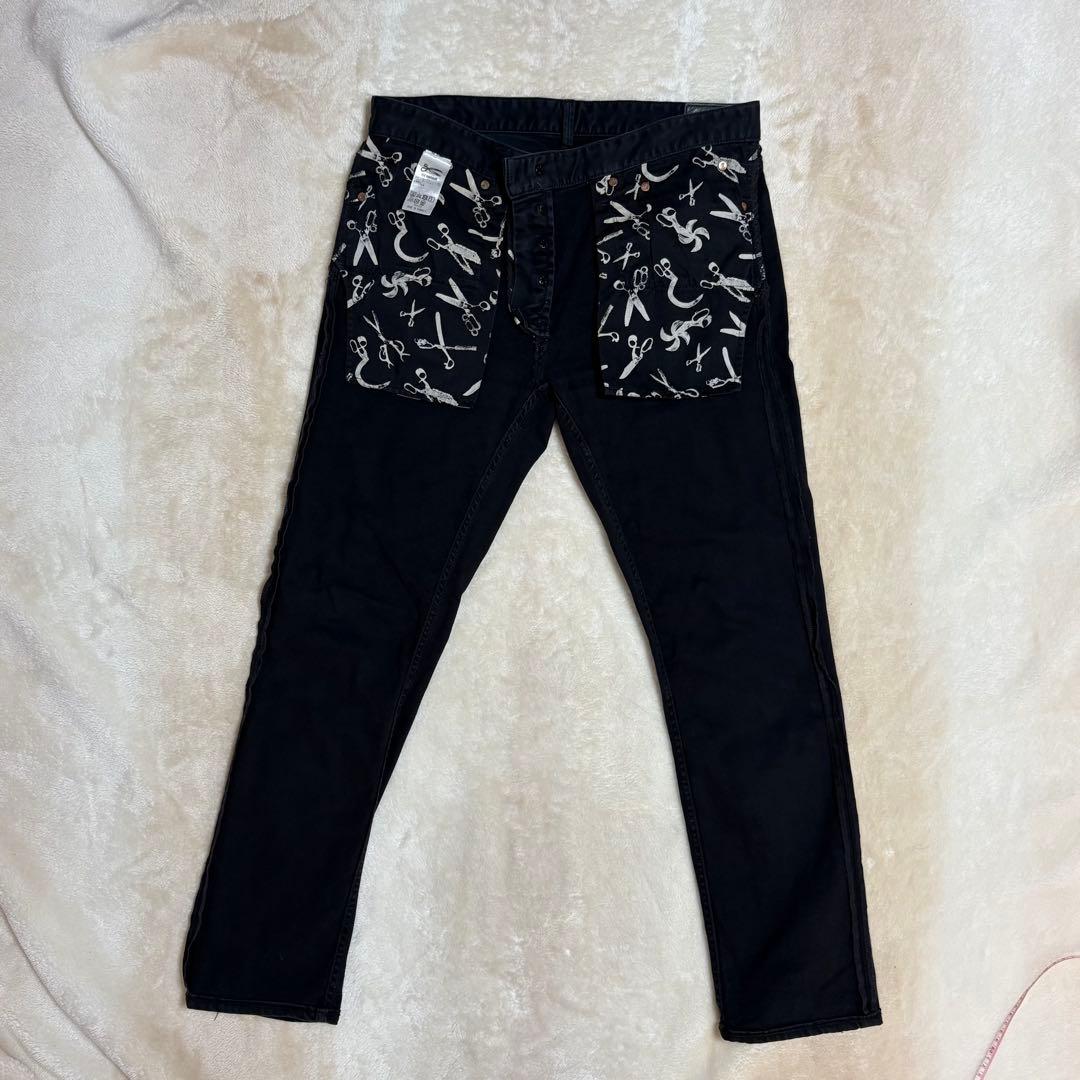 カラス デンハム RAZOR ルーマニア製 W32 L34 ブラック