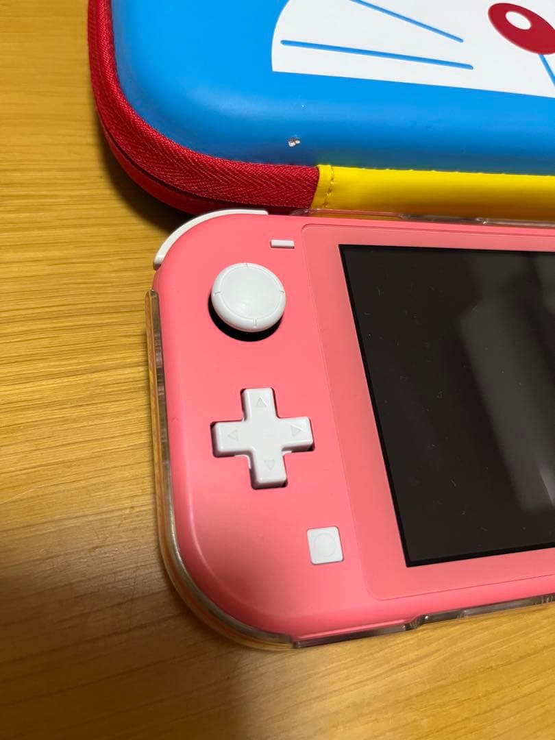 【美品】Nintendo Switch ライト&ドラえもんケース