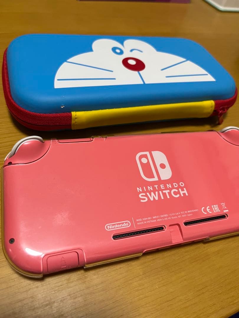 【美品】Nintendo Switch ライト&ドラえもんケース