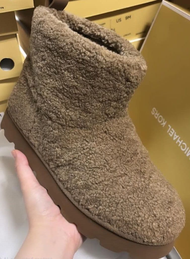 o*e様 MICHAEL KORS ブラウン ムートンブーツ