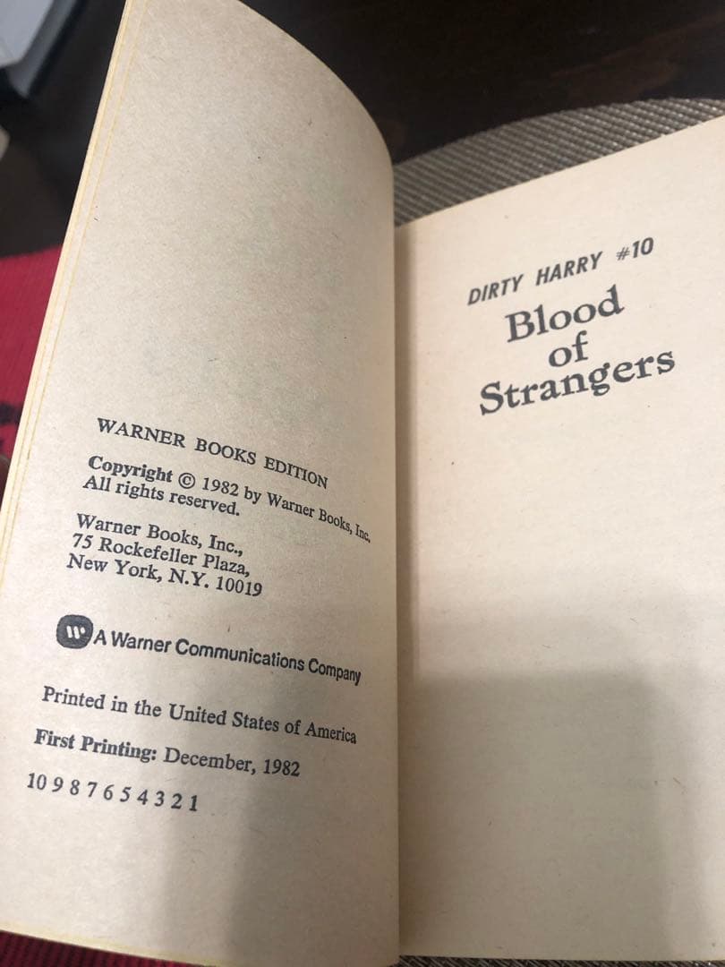 洋書 DIRTY HARRY: THE BLOOD OF STRANGERS #10