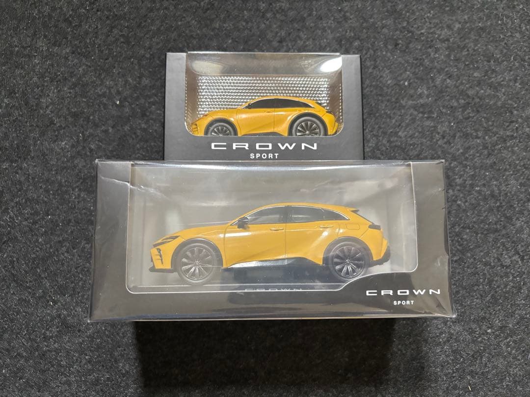 クラウンスポーツ　カラーサンプル　プルバックカー　マスタード