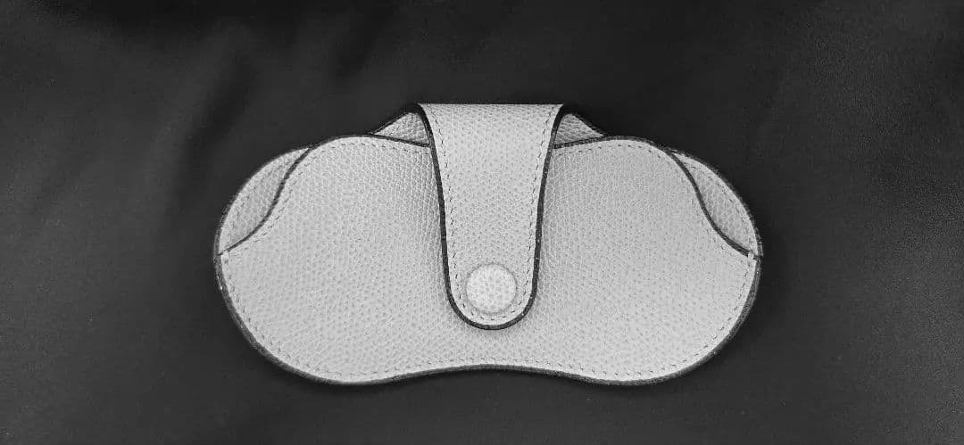 正規品　美品　Valextra 箱付き！メガネケース　サングラスケース　グレー