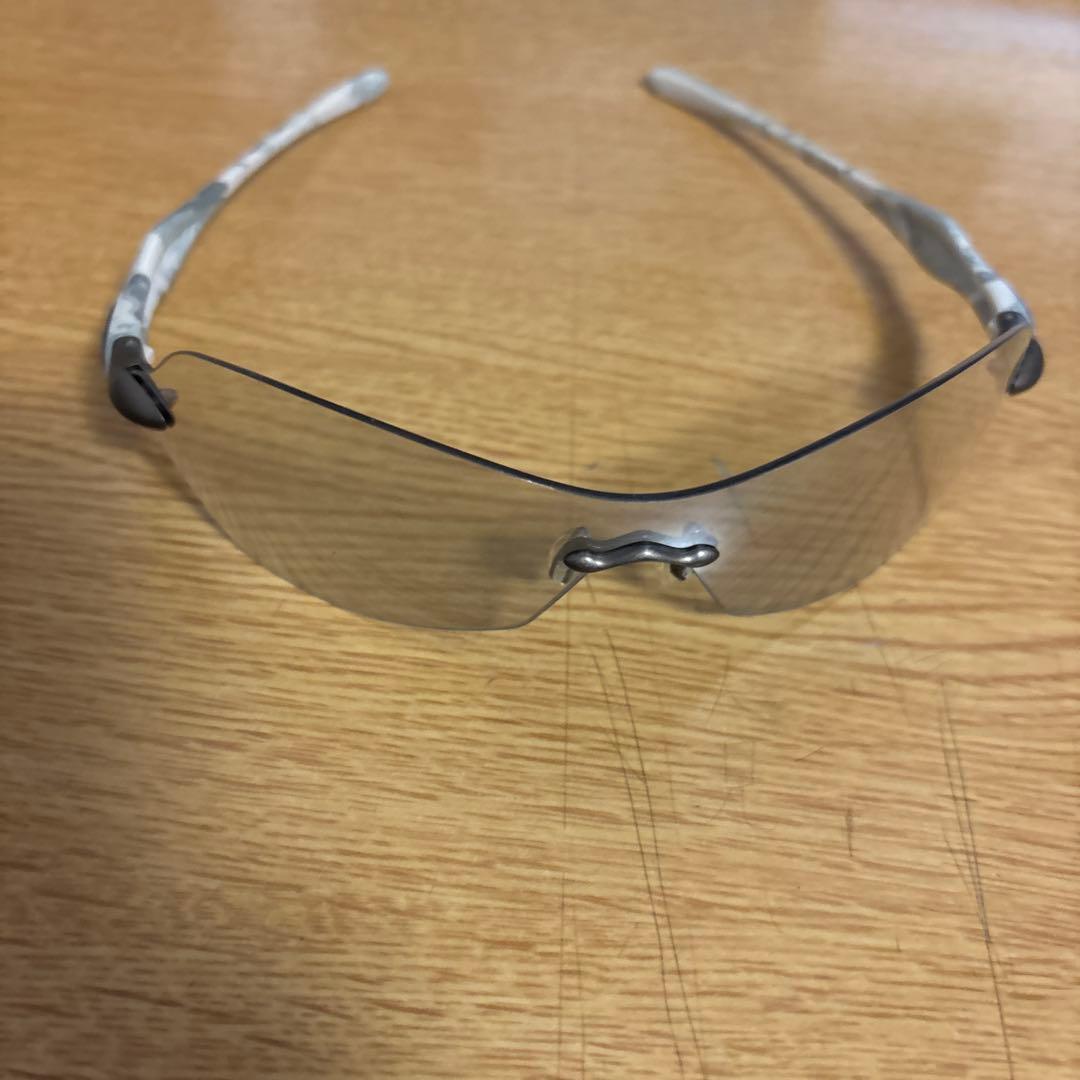 オークリークリアレンズ限定カラーサングラス