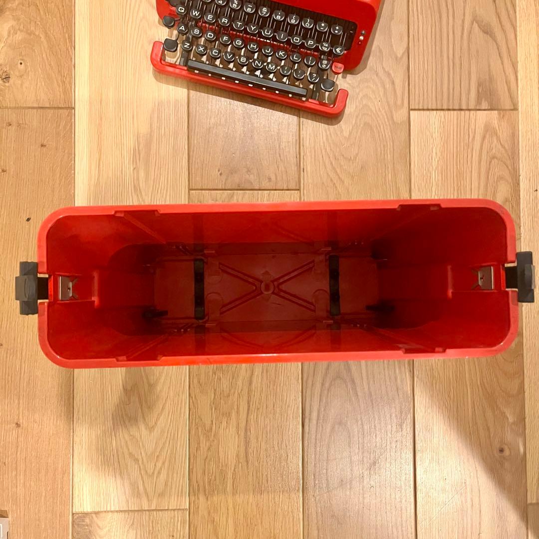 【バレンタイン】オリベッティ　タイプライターOlivetti Valentine