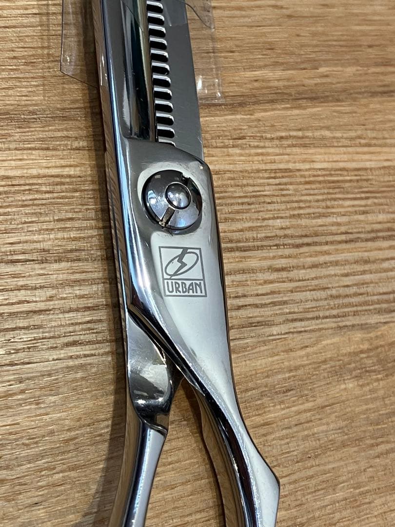 5. 美容シザー　セニングシザー　すきバサミ