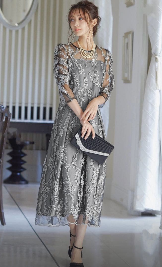 極美品 niana 刺繍レース バックリボン パーティードレス 二次会 Lサイズ