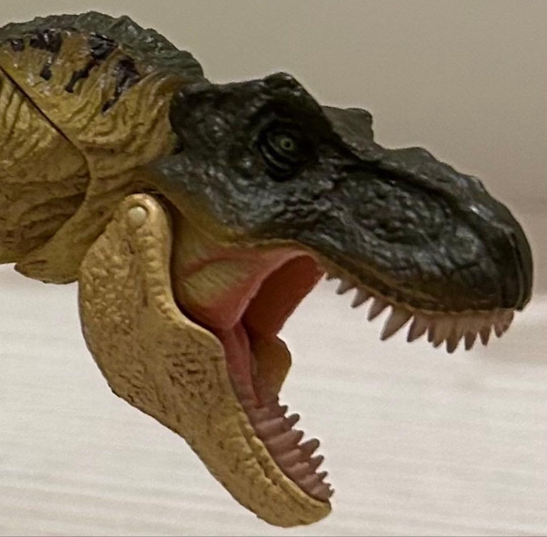 海洋堂　リボルテック　ティラノサウルス