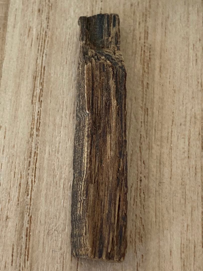 沈水 沈香 香木 極上タニ　2.85グラム