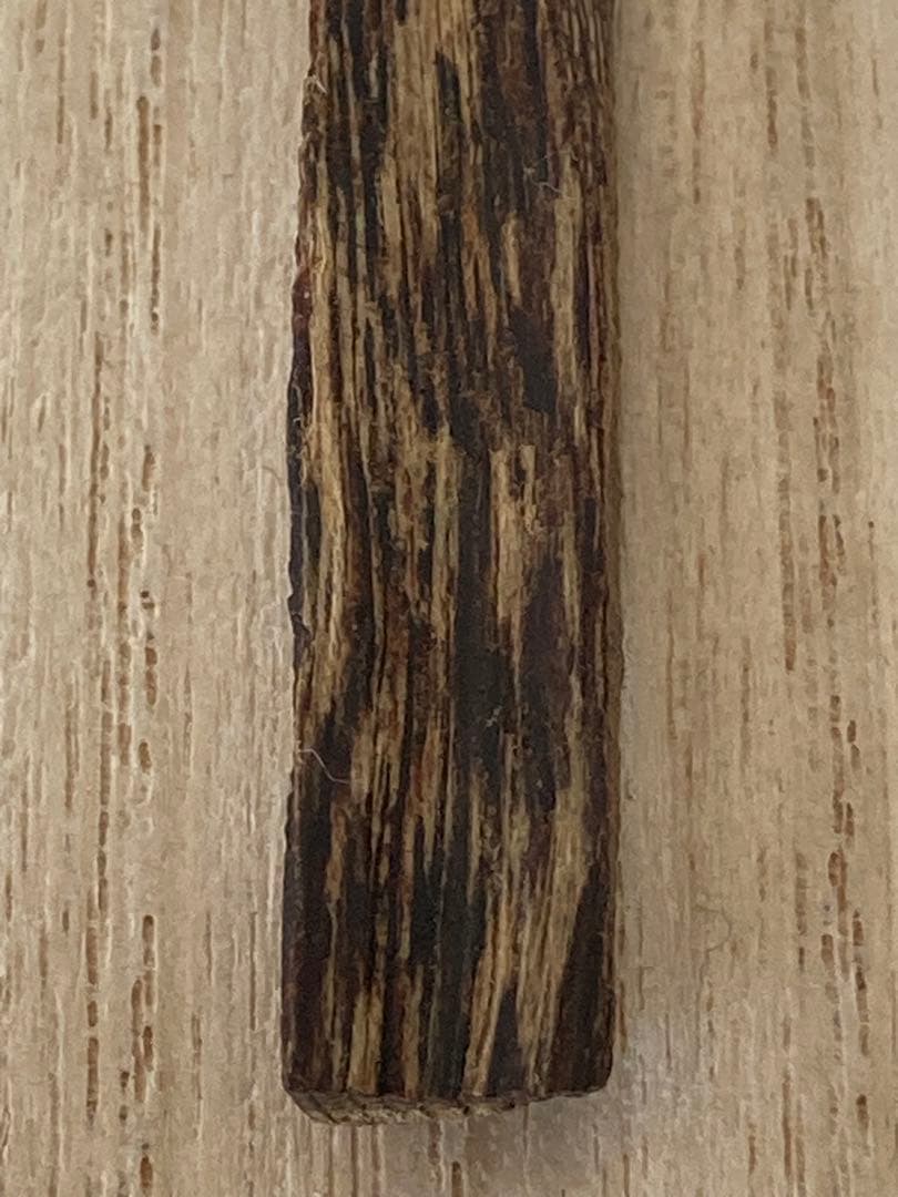 沈水 沈香 香木 極上タニ　2.85グラム