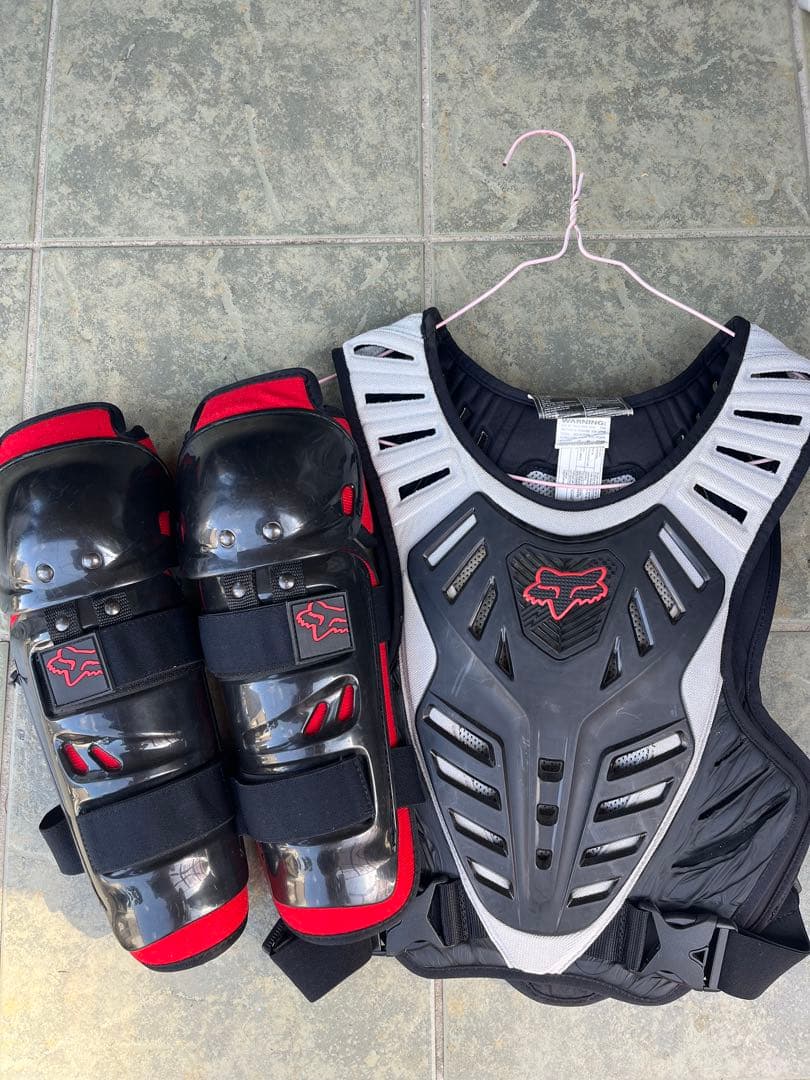 Fox ボディプロテクター 膝プロテクター セット