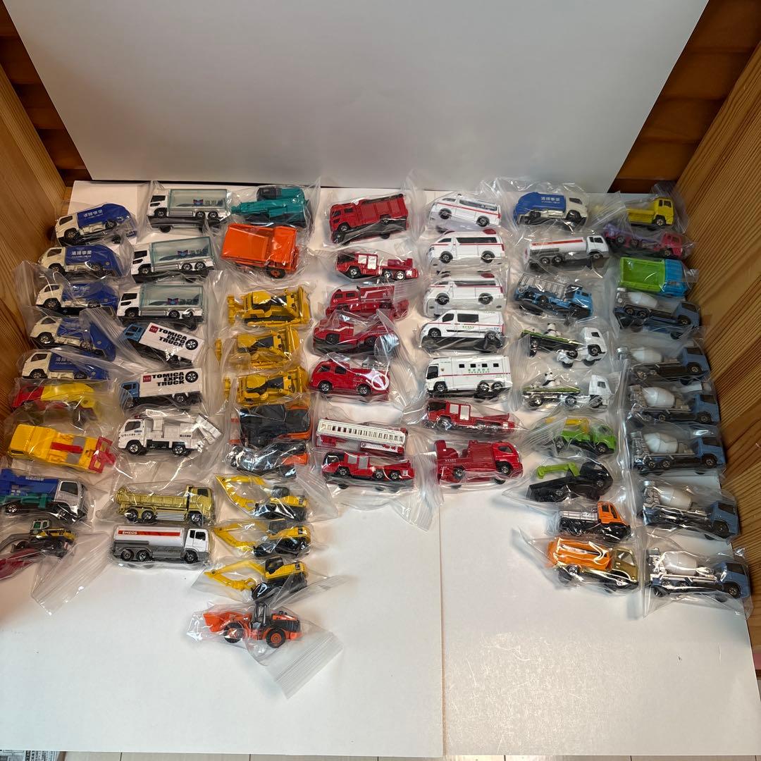 2336.トミカミニカーセット 60台まとめ売り