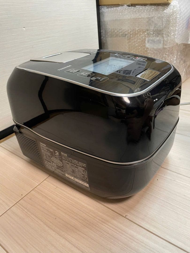値下！東芝 真空圧力 IH炊飯器 5.5合 備長炭かまど本羽釜 RC-10ZWL