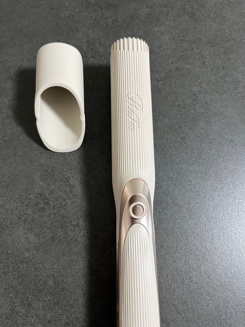 kmyum　リファストレートアイロン