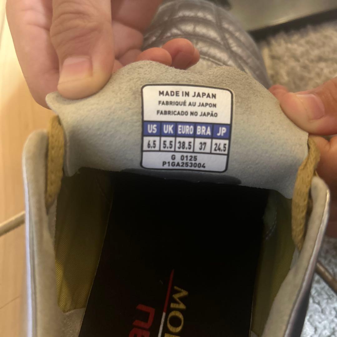 モレリアネオ4シルバー 24.5センチ