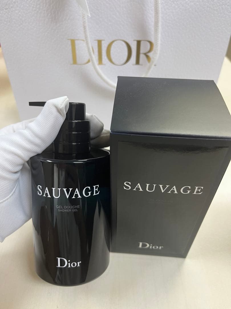新品/Dior Sauvage/百貨店で買うより少しお得♪/ギフト/ご褒美に♪