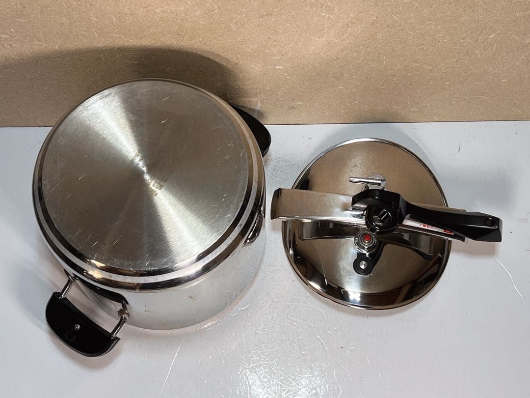 ラゴスティーナ ステンレス圧力鍋 22cm 7L