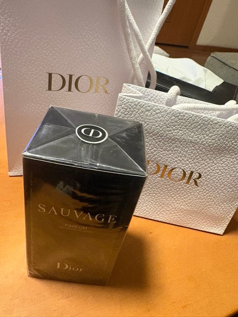 ⭕️値下げ【新品 未開封】ディオール ソヴァージュ 100ml Dior紙袋付き