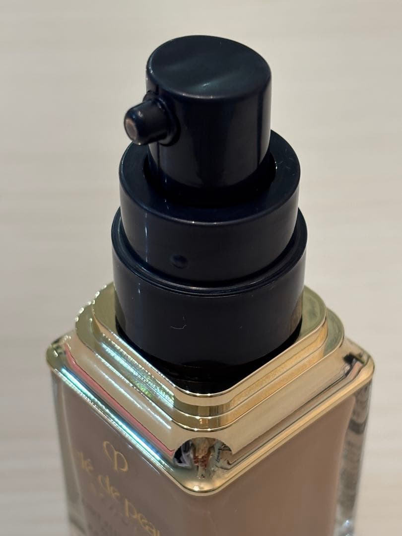 クレドポーボーテ タンフリュイドエクラ ナチュレル オークル20 ☆残量約9割☆