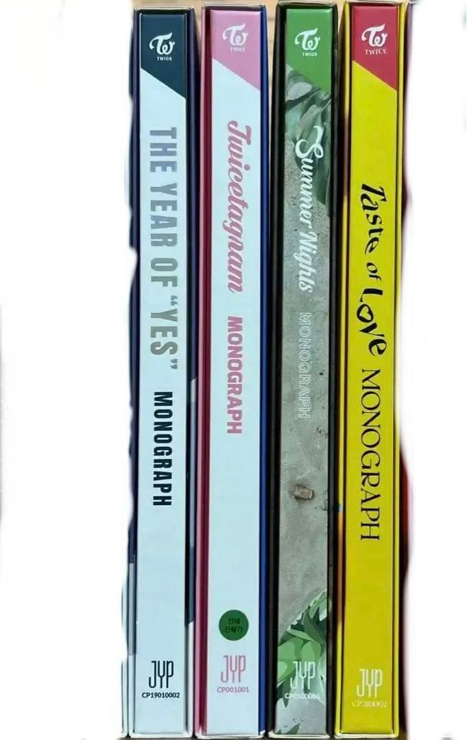 TWICE モノグラフ　トレカ　アルバム