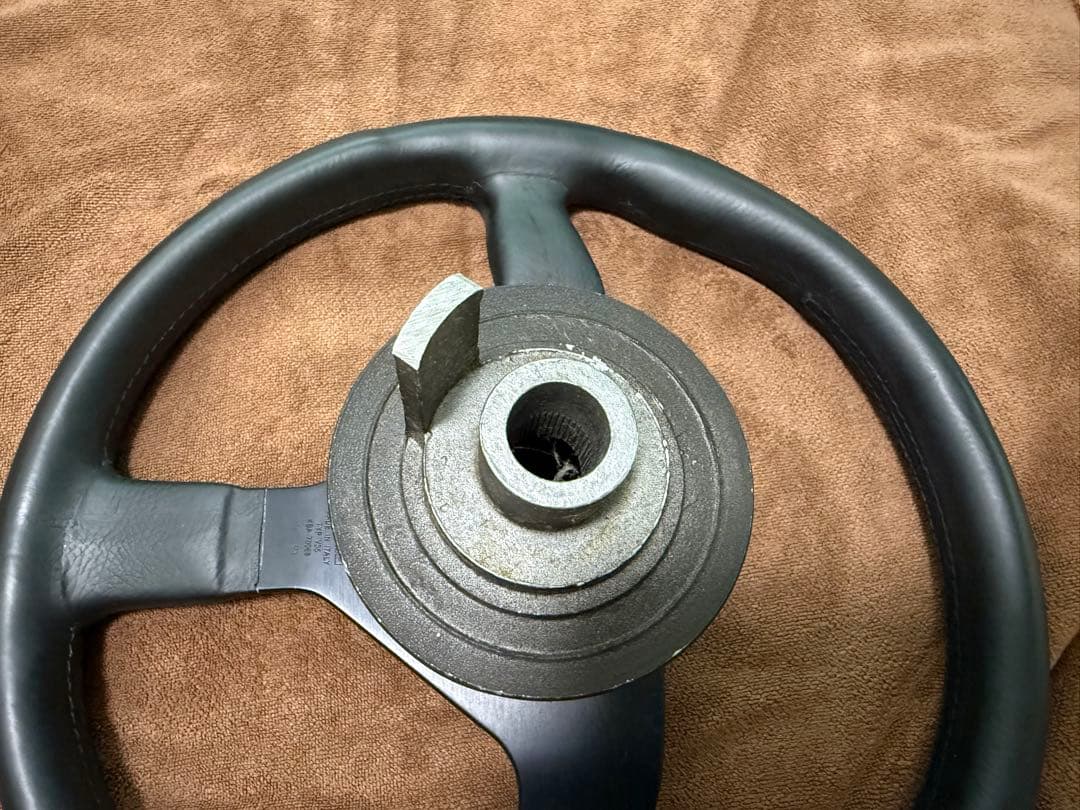 MOMO MOMOCORSE ステアリング 本体