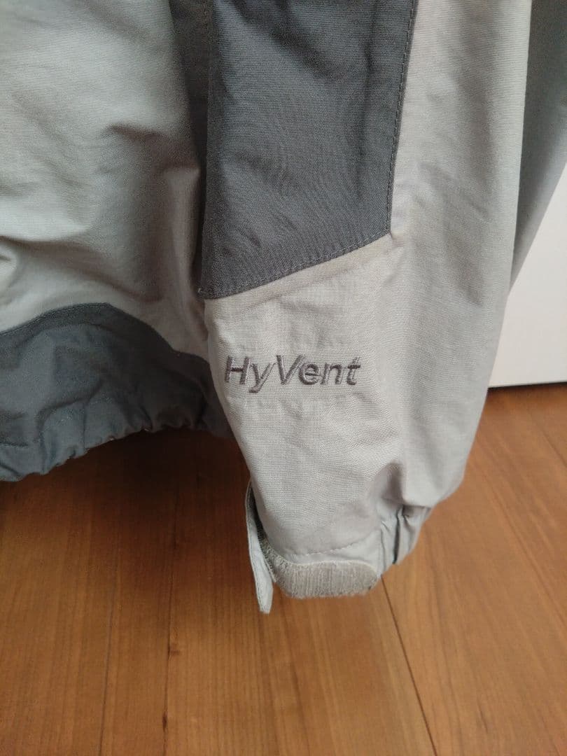 THE NORTH FACE HYVENT ナイロンジャケット Mサイズ グレー