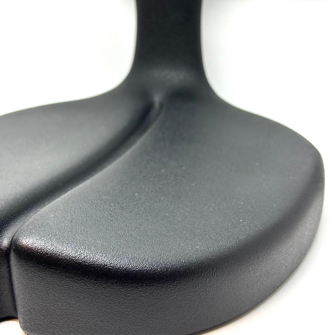 【美品】アーユルチェア メディカルシート 座椅子タイプ ブラック 骨盤 黒