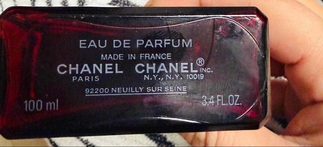 シャネル N°5 オードゥ パルファムのレッドエディション（特別限定品）