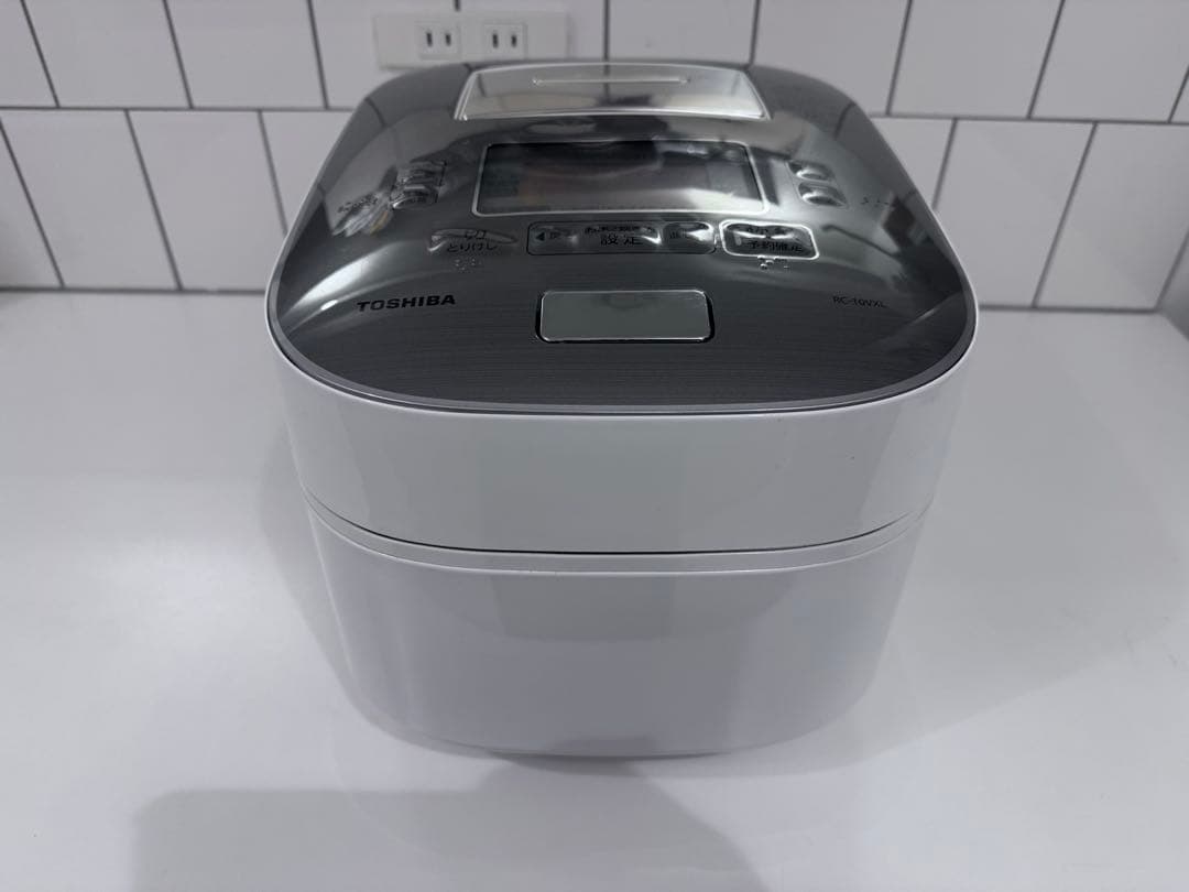 【リサ】東芝　RC-10VXL 真空圧力IHジャー炊飯器、5.5合炊き
