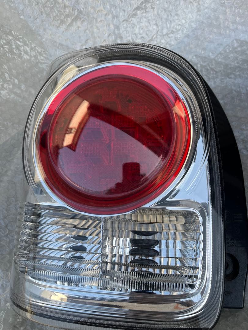 値下げ　LA800S ムーヴキャンバス　テールランプ　左右セット