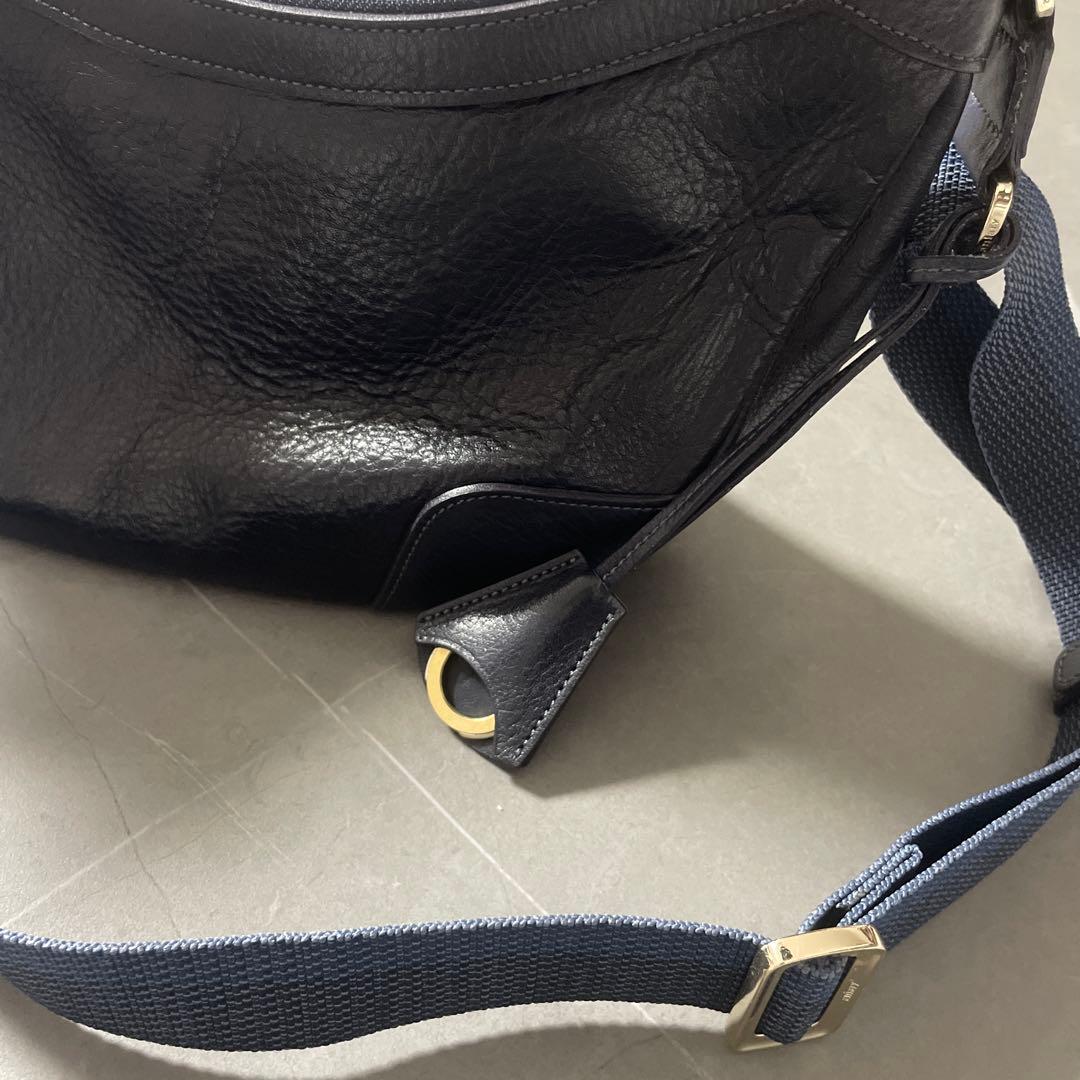 アニアリ　三日月　ショルダーバッグ