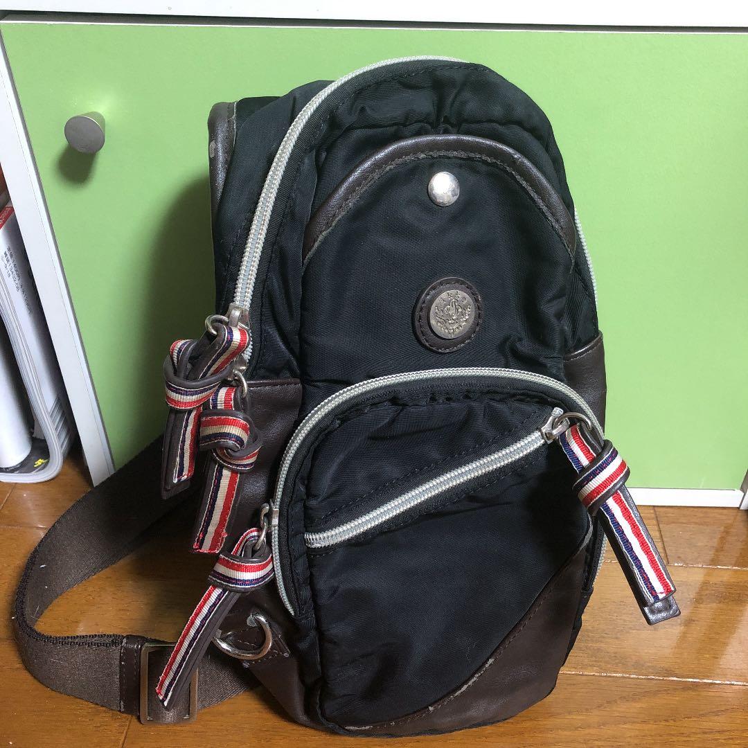 ciqueto ikkaののショルダーバック