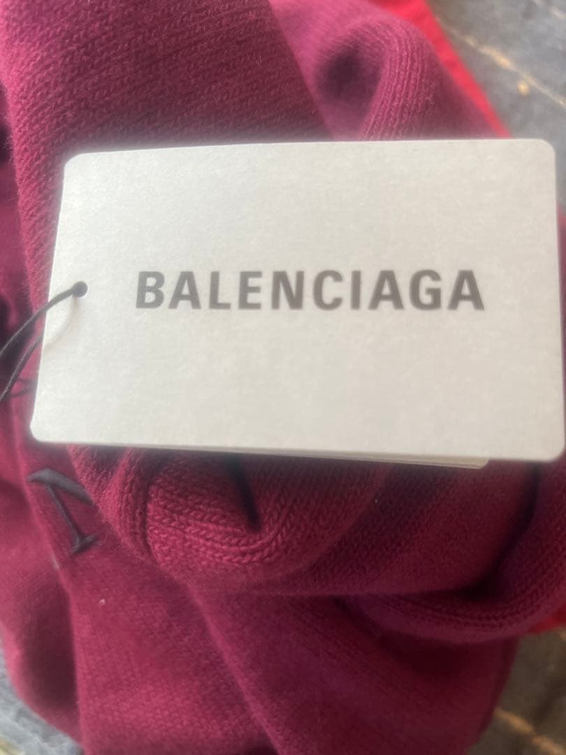 バレンシアガ　セーター