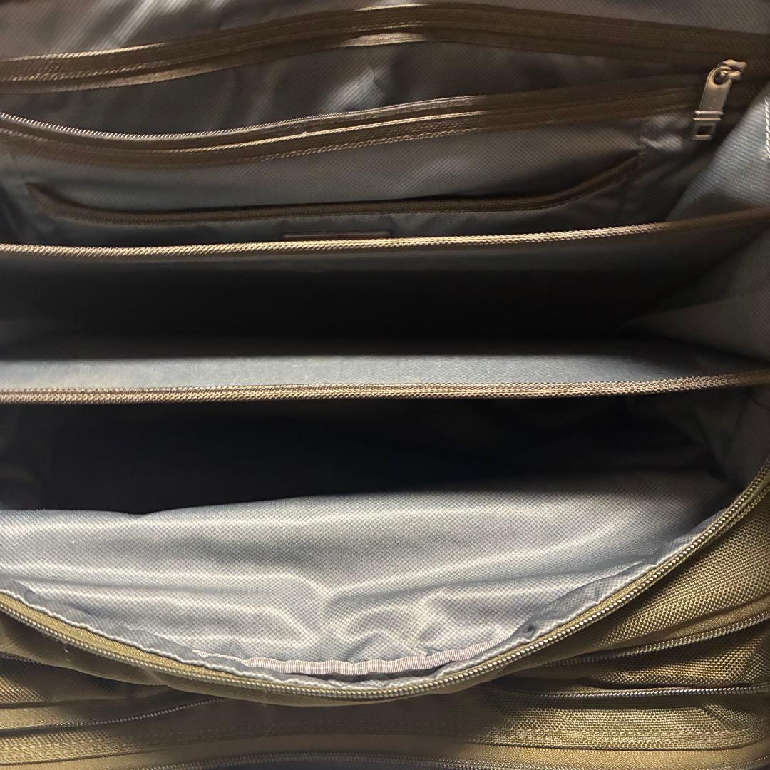 TUMI エクスパンダブル　ビジネスバッグ　2way カーキ　2層　大容量